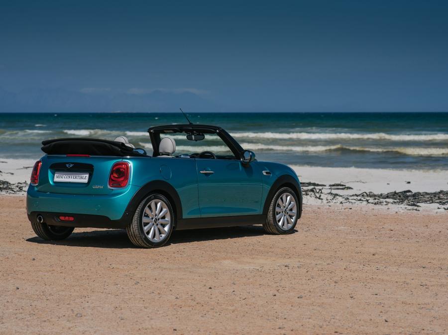  Mini Cooper Cabrio 2016 года  (ZA) (фото 19 из 23)